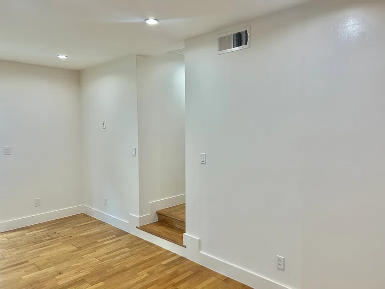 1379 Revere Ave #B — Photo 38