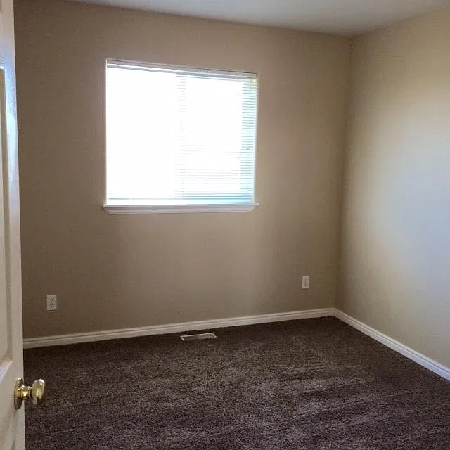 3 bed, 1.5 bath, 1100 sqft, $1,325 — Photo 4