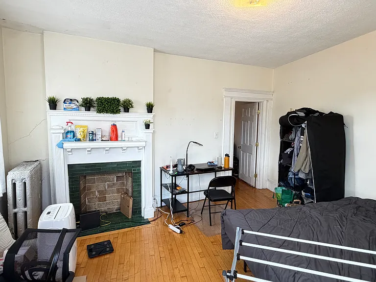 100 Linden St #9 — Photo 5