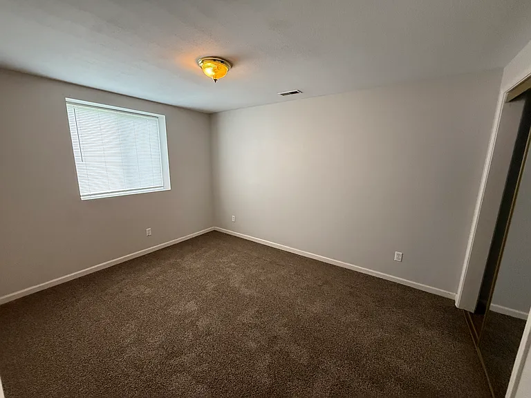 2 Bedroom, 1 Bath — Photo 6