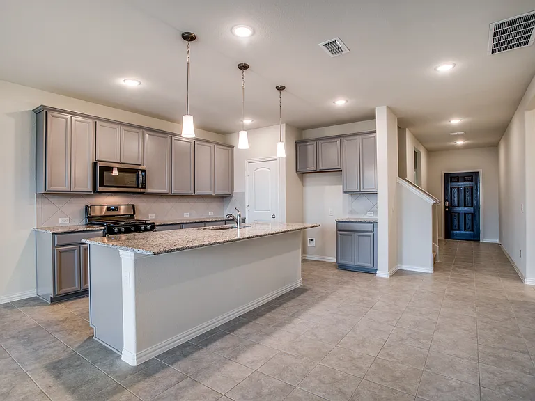 1237 Sharp St — Photo 4