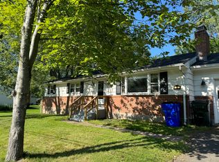 1 Sioux Ln, West Hartford, CT 06117