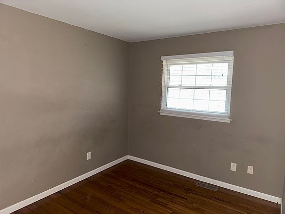 4th image of 5107 Ville Donna Ln