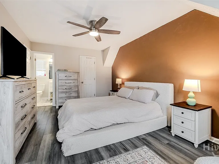 110 Embassy Ct — Photo 28