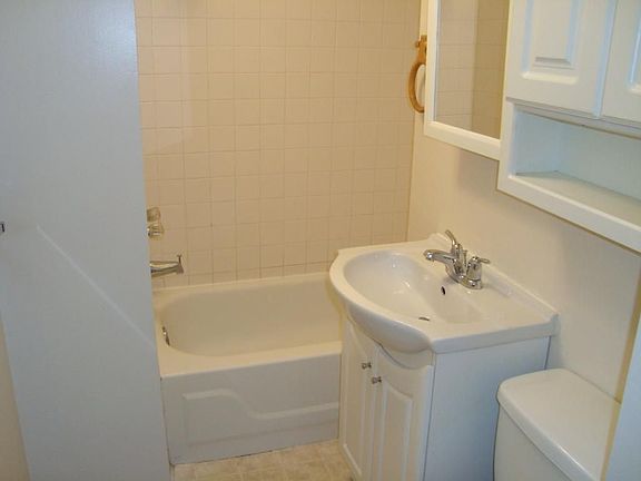 5th image of 903 7th Ave S