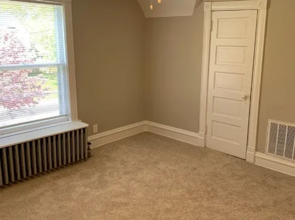 210 N 5th St #2, Saint Charles, IL 60174