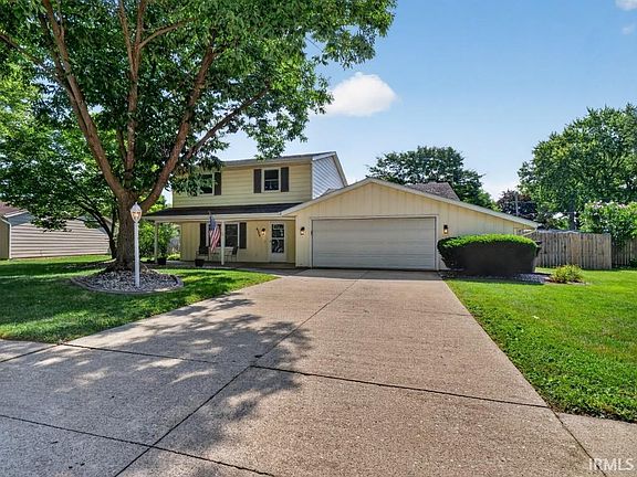 3rd image of 4524 Kingsbury Dr