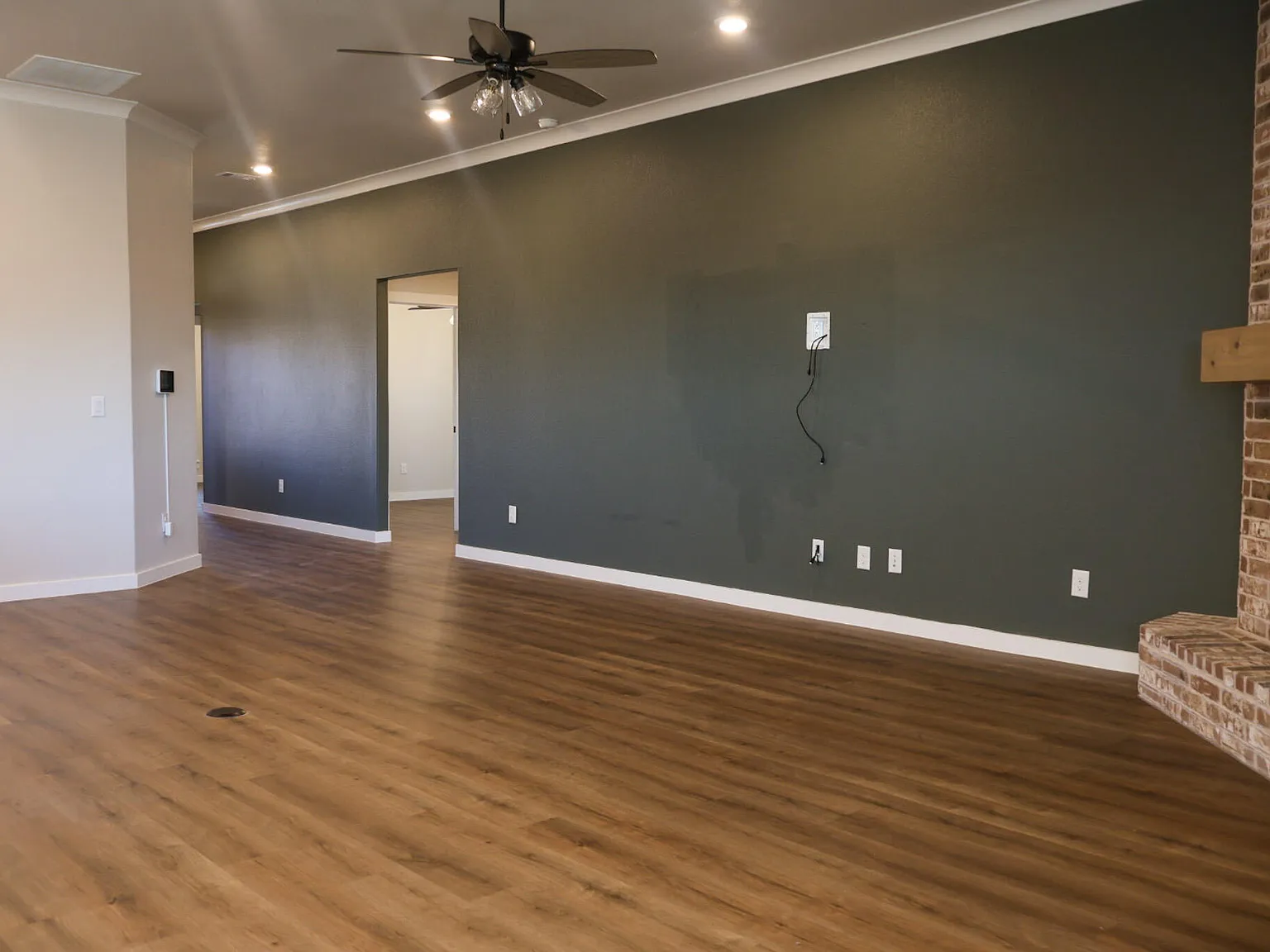 4 bed, 2.0 bath, 2050 sqft, $2,500 — Photo 4