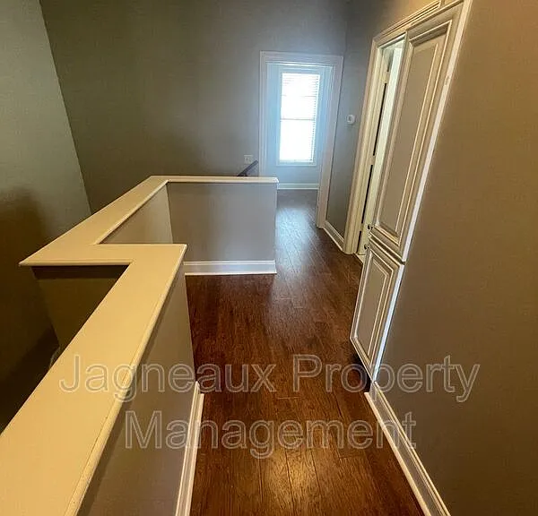102 Hargrave Dr — Photo 10