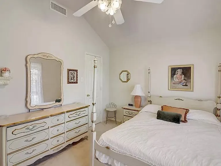 Country Crest Ln — Photo 16