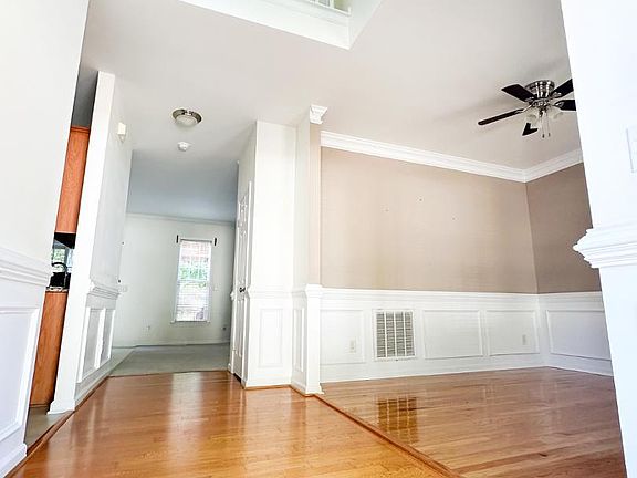 4th image of 455 Powell Pl