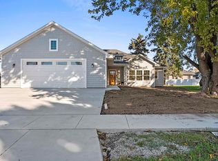 414 W Maes Ave, Kimberly, WI 54136