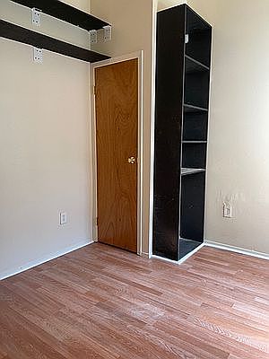 4th image of 377 Chauncey St APT 3R