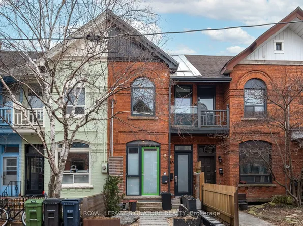 13 Collahie St, Toronto, ON M6J 1T6