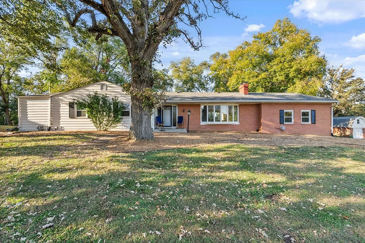 8210 Ridgewood Rd photo 1