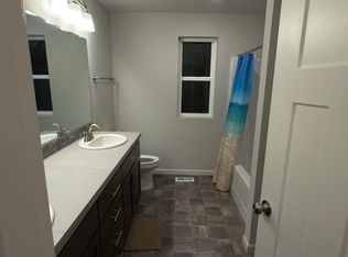 3213 SW 40th St, Gresham, OR 97080