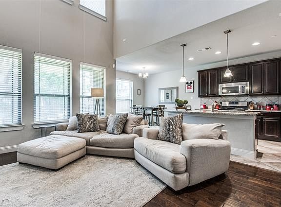 5th image of 1604 Brook Grove Dr