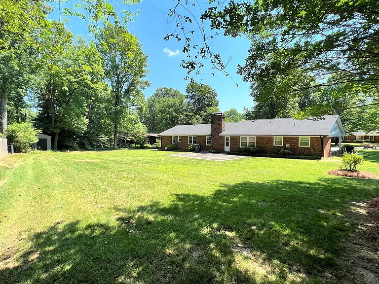 928 Brentwood Dr — Photo 14