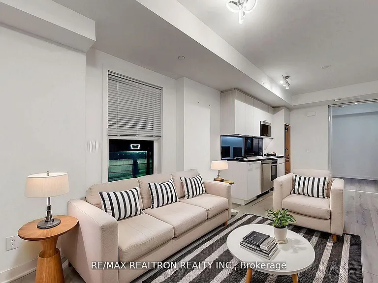 260 Finch Ave E #Townhouse 1 — Photo 6