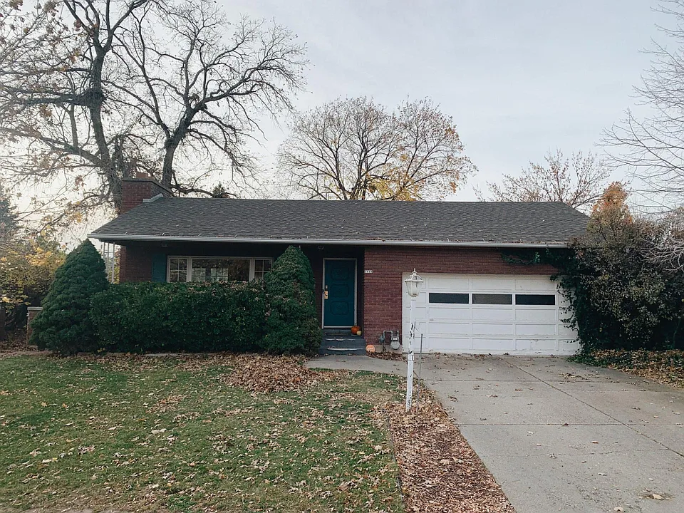 4 bed, 2.5 bath, 2100 sqft, $2,700 — Photo 1