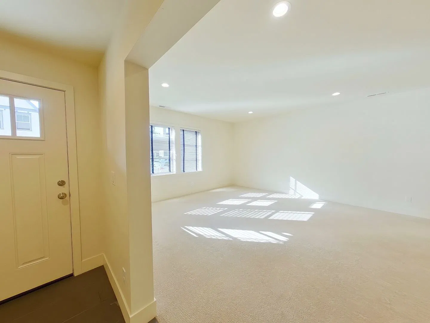 Beautiful Newer 2 Bed/2 Bath Home Near Autzen! — Photo 4
