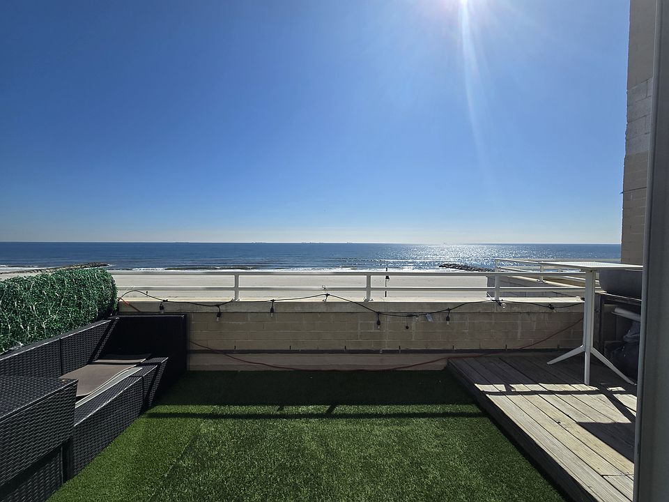 1st image of 440 W Broadway APT 4C