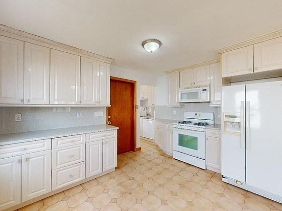 3rd image of 77 Billings Ave #1