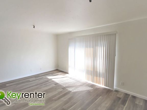 3rd image of 2320 P St