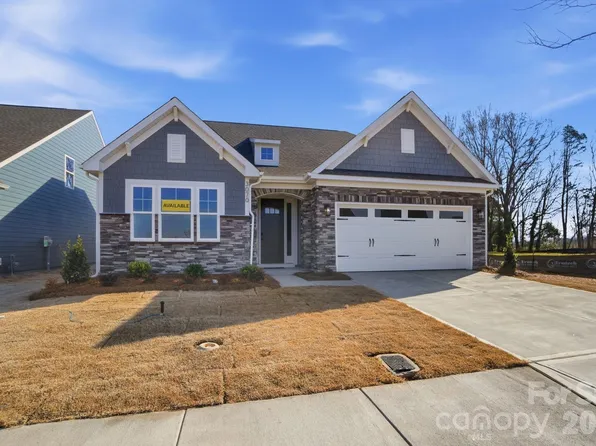 3070 Constitution Ln, Gastonia, NC 28056