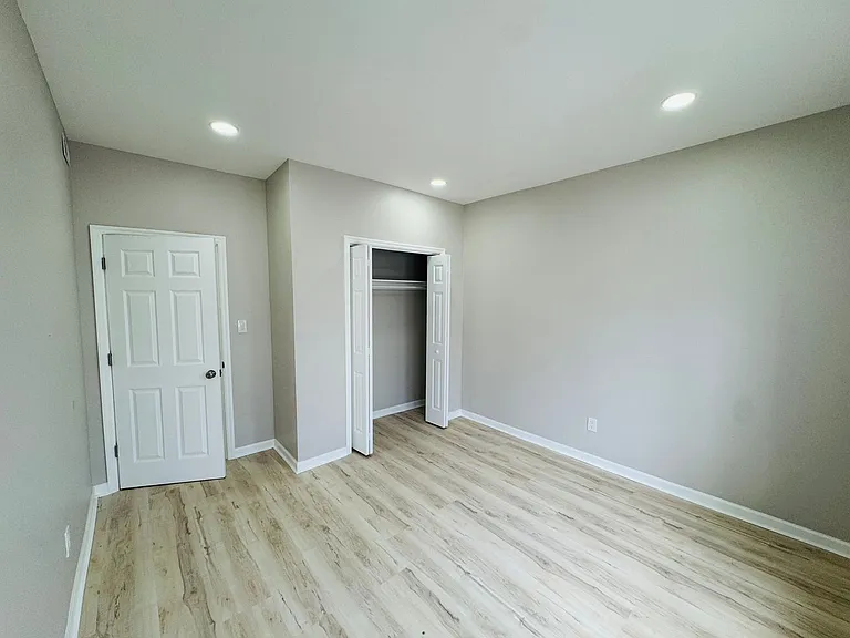 53-55 Henry St #57 — Photo 25