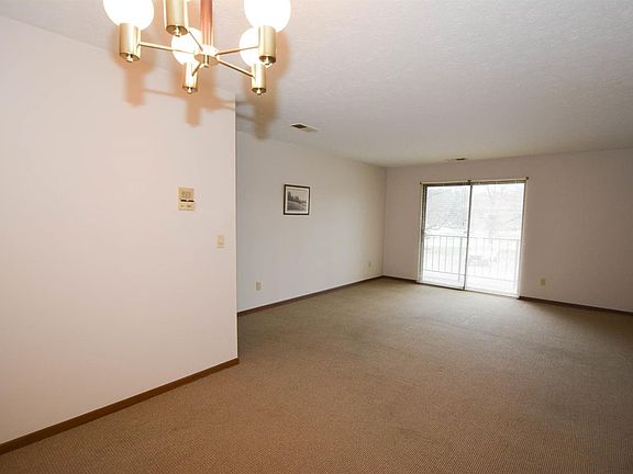 4th image of 7216 Creekview Dr APT 5