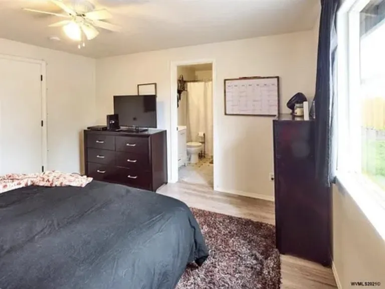 1307 Aqua St SE — Photo 11
