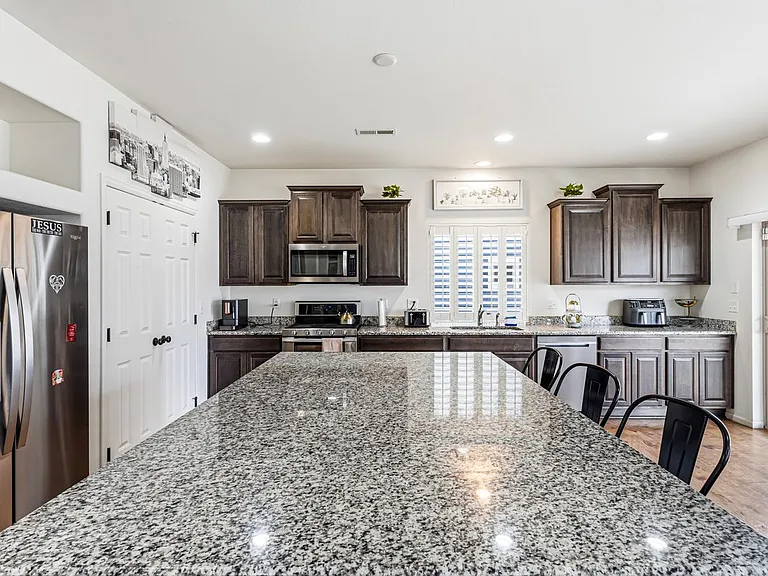5298 Ventura St — Photo 9