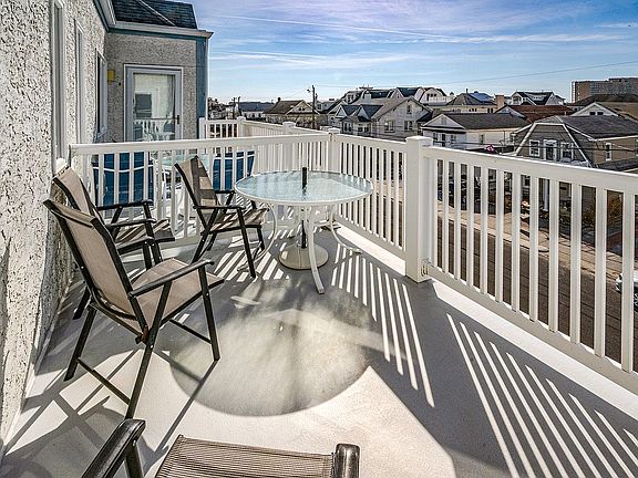 4th image of 845 Stenton Pl APT 8