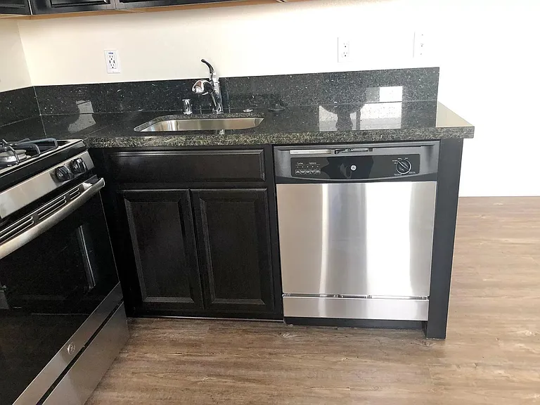 504 E Isidoro Ave #504 — Photo 11