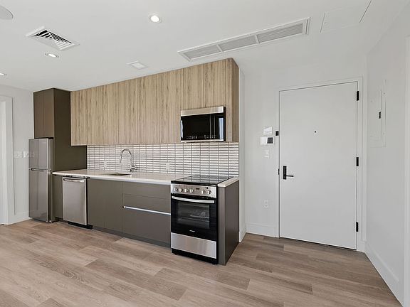 5th image of 2605 Snyder Ave #3D