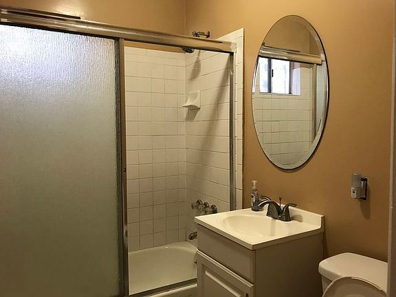 5th image of 5143 W Rosecrans Ave