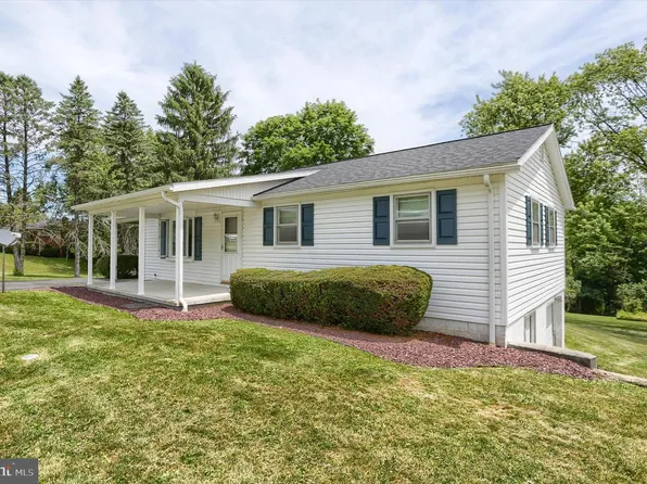 911 West St, Everett, PA 15537