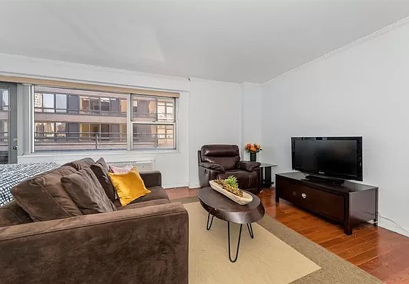 3rd image of 330 E 49th St APT 12A1