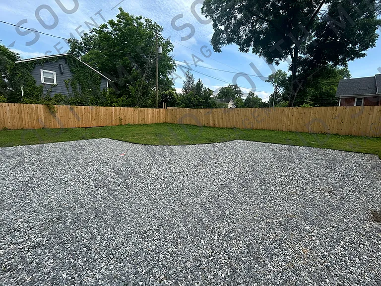 325 N Dean St — Photo 5
