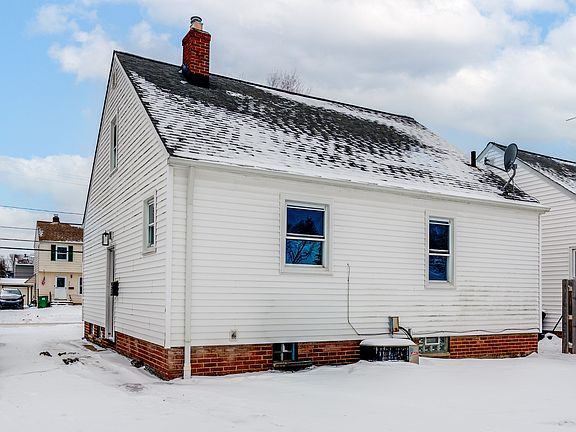 3rd image of 375 E 324th St