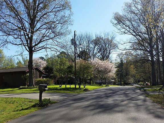 4th image of 3705 Knollwood Dr