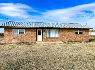 311 S Fir Ave, Munday, TX 76371