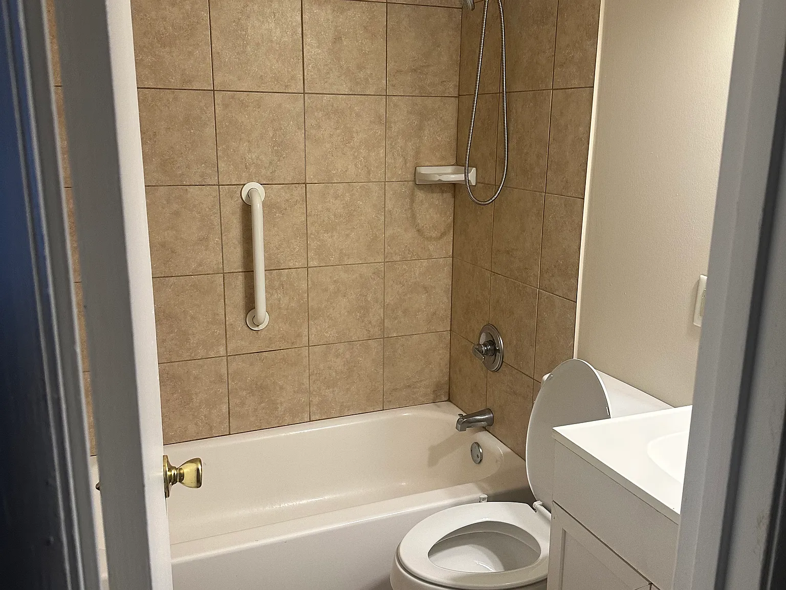 4 bed, 2.5 bath, 1326 sqft, $1,500 — Photo 4