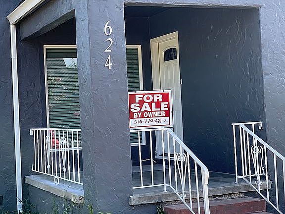 4th image of 624 E Roseburg Ave