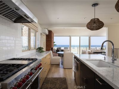 6704 W Oceanfront, Newport Beach, CA, 92663