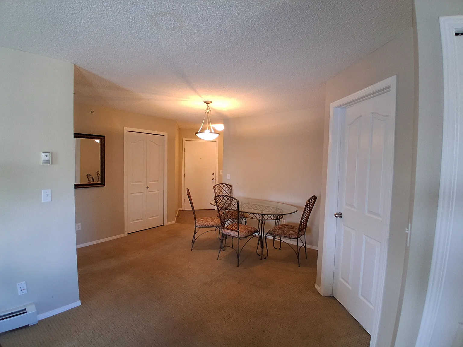 2 bed, 1000 sqft, $2,200 — Photo 2