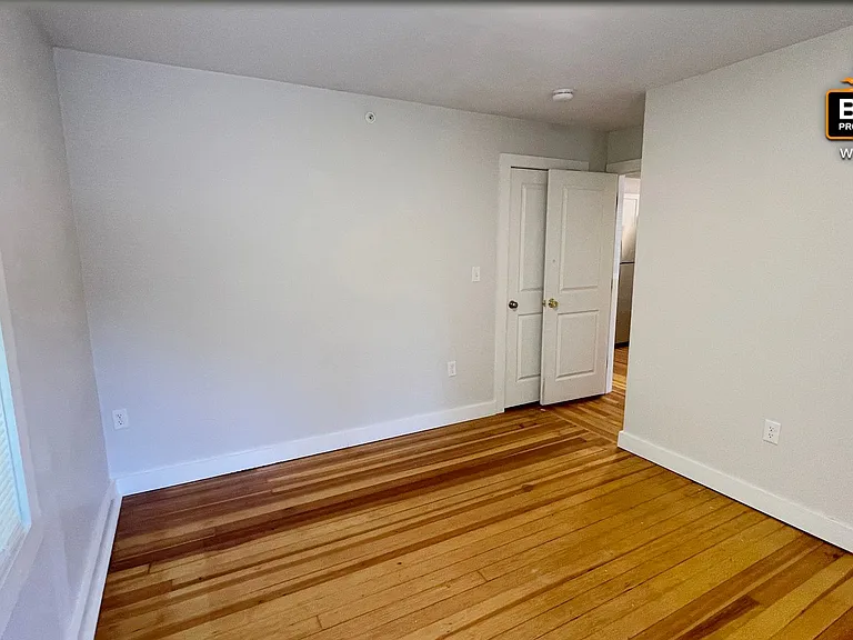 429-433 Princeton Rd — Photo 12