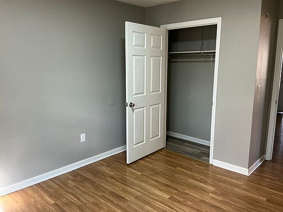 3rd image of 440 Country Lane Dr APT 57