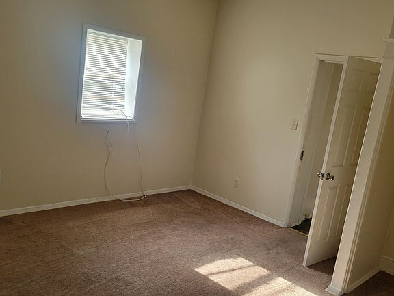 2nd image of 900 Chauncey Ave Unit A